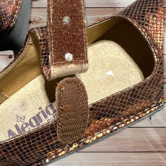 Alegria by PG lite Snakeskin Print Mary Janes Size 36 (US -6) - Picture 4 of 10
